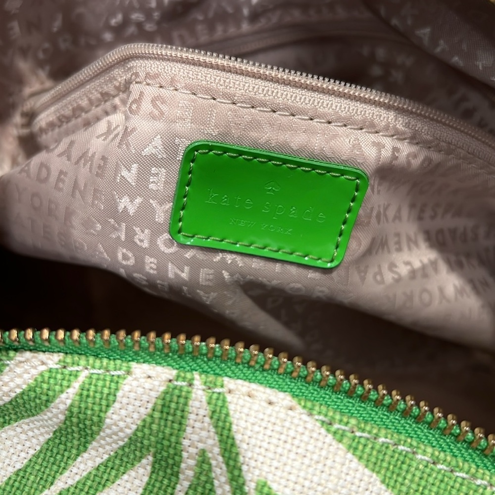 KATE SPADE  Leaf Green & Cream Tropical Canvas Patent Leather  Shoulder Bag EUC - Picture 16 of 17